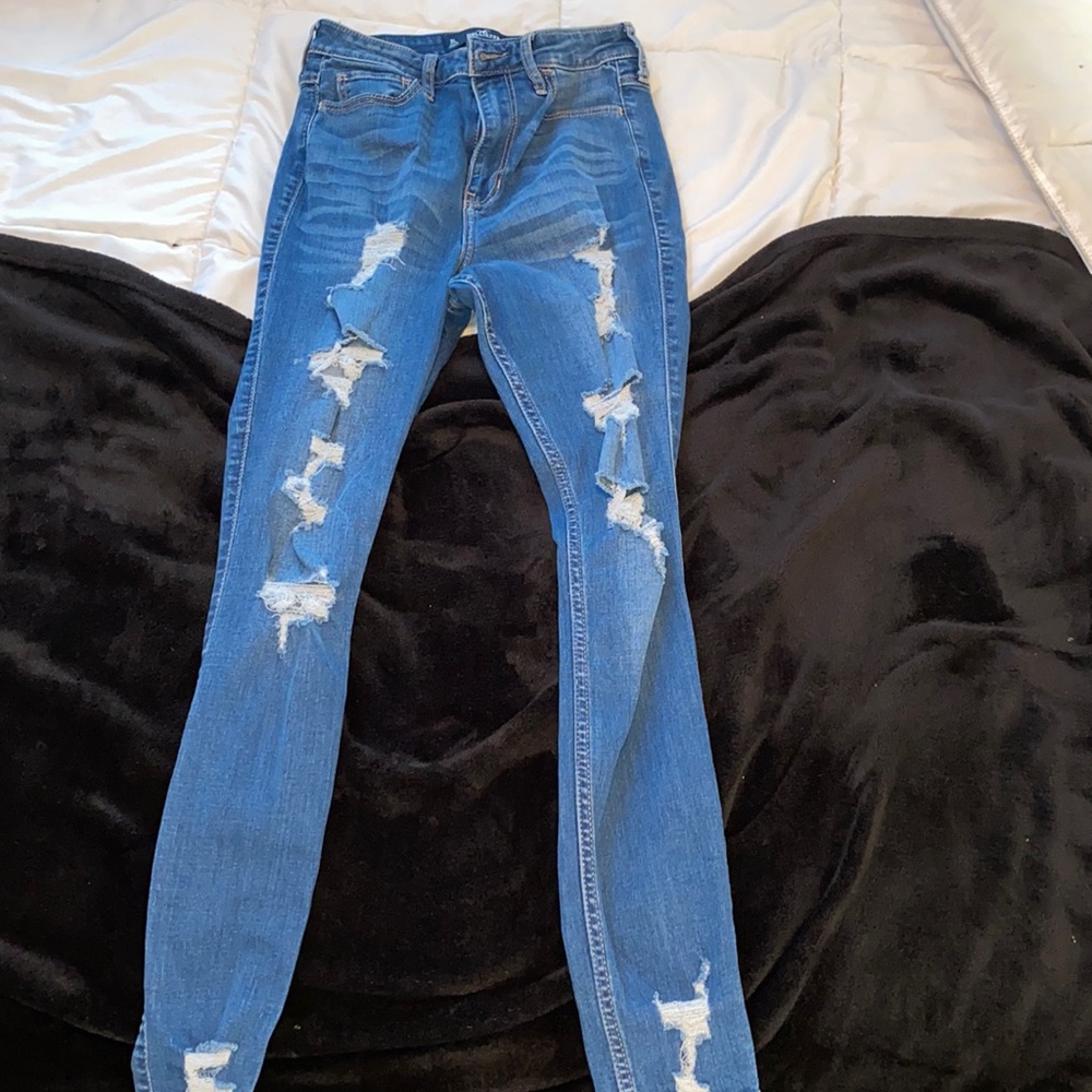 Ripped Hollister jeans !
